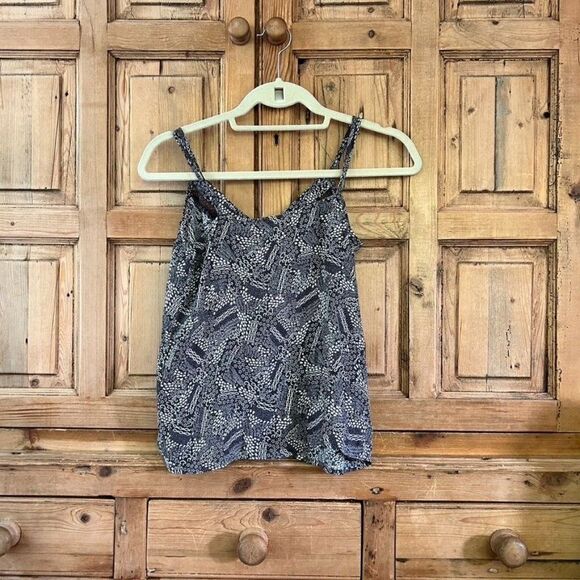 Treasure & Bond XS Gray White Camisole Tank Top Adjustable Straps Patterned Lace - Picture 4 of 5